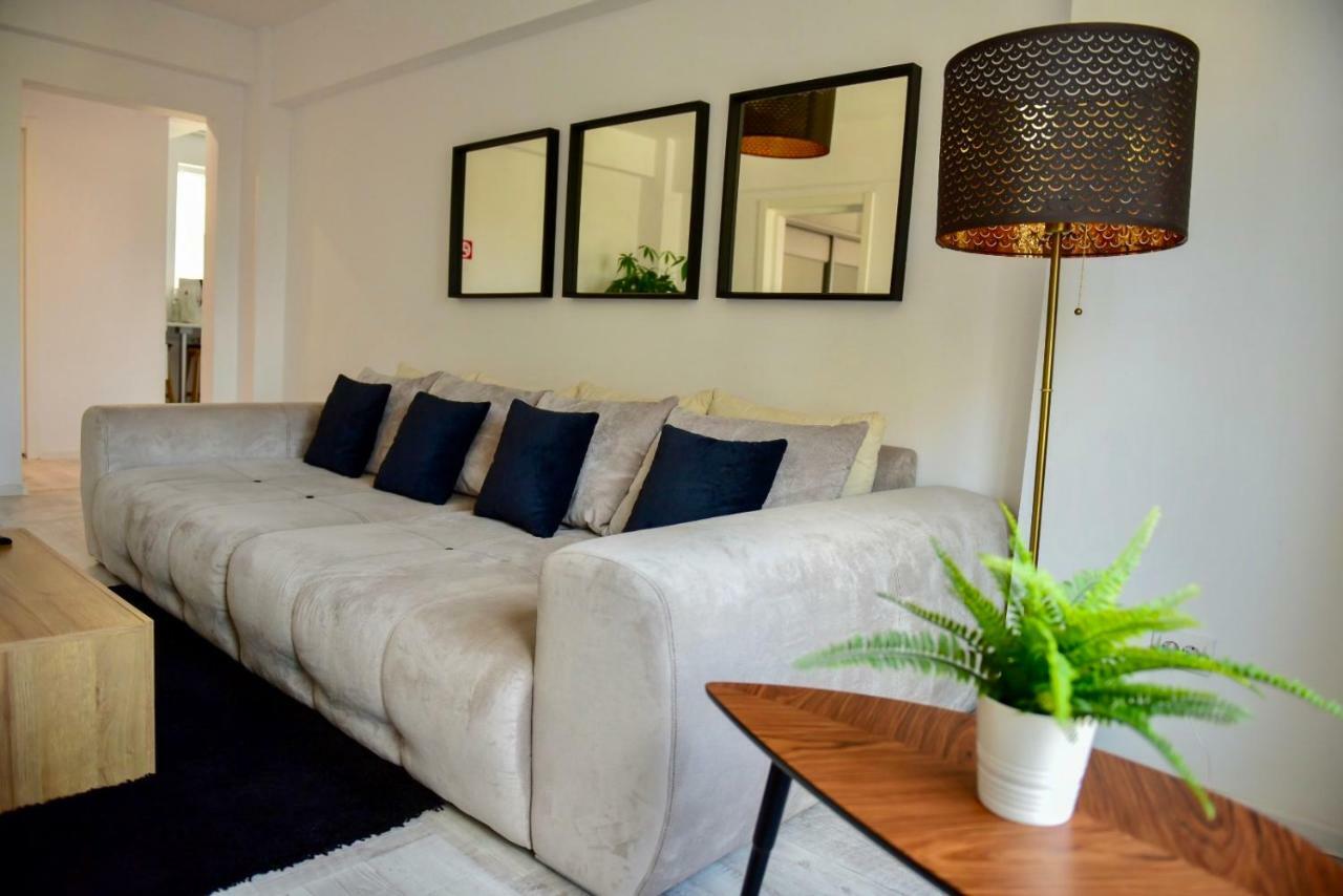 Eric Apartment Bucarest Extérieur photo